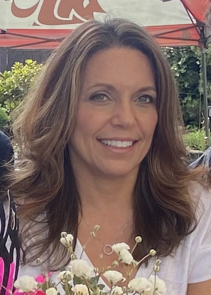 Tami Manus Headshot 2023
